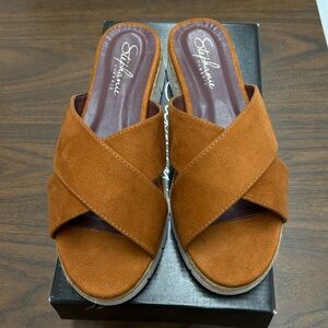 New Women's Tan Suede Slip on Sandals with Ribber sole in Size 8US